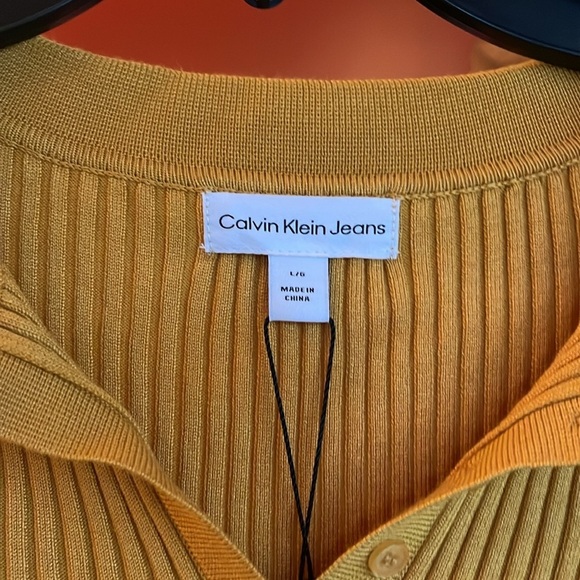 Calvin Klein top - Picture 3 of 6